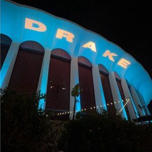 Meet your Posher, Levi